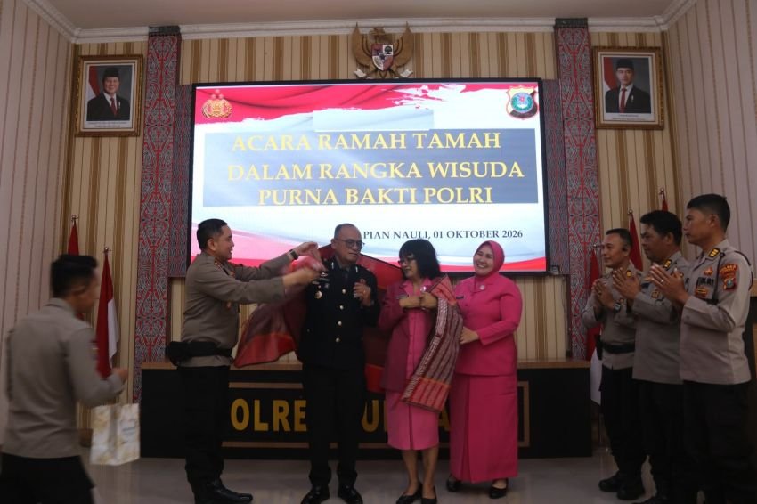 Polres Humbang Hasundutan Gelar Acara Pelepasan Purna Bakti Wakapolres Manson Nainggolan