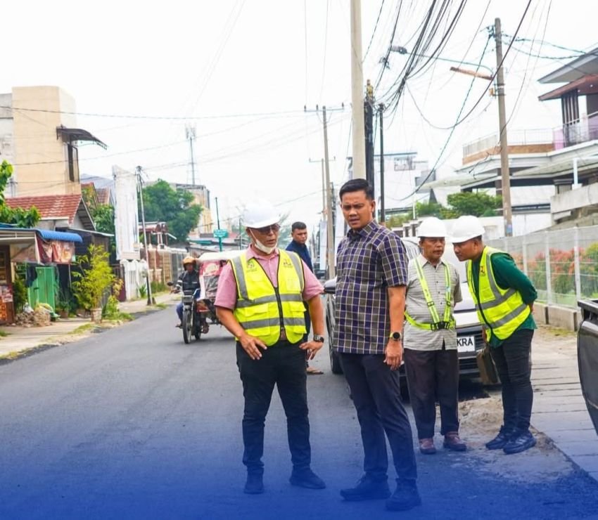 Kadis SDABMBK Medan Tinjau Pembangunan Jalan Rela, Pastikan Kualitas dan Pelebaran Jalan Sesuai Spesifikasi