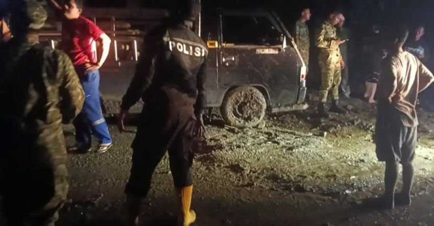Longsor Tutup Jalan Nasional Kabanjahe&ndash;Aceh Tenggara, Polsek Laubaleng Turun ke Lokasi