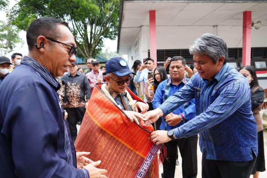 Pemkab Taput dampingi Mendikdasmen Tinjau Sekolah dan Gelar Dialog Pendidikan
